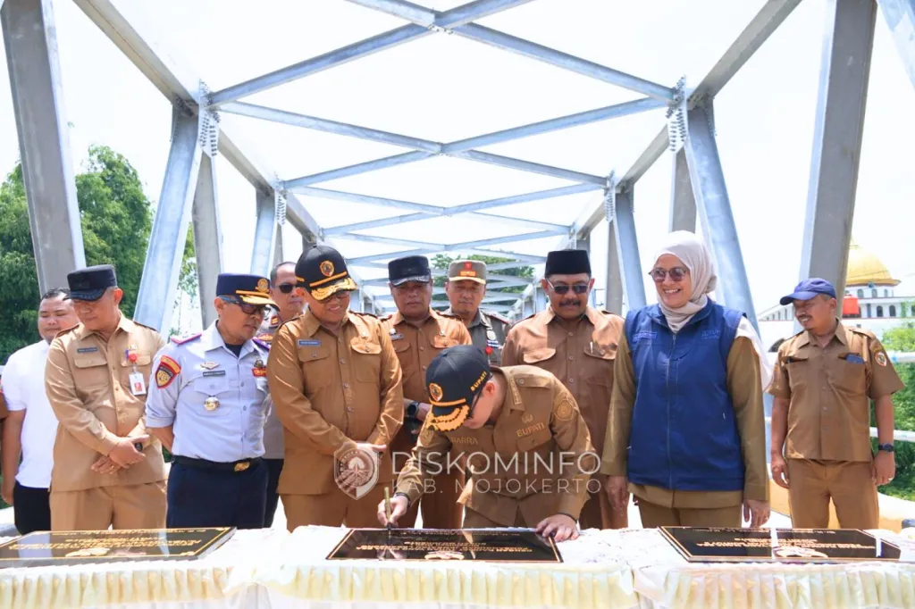 Pemkab Mojokerto Resmikan Lima Jembatan Baru