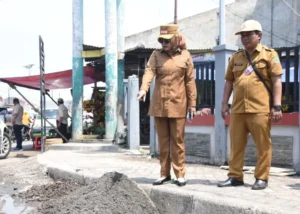 Wabup Sidoarjo Pantau Perbaikan Jalan Pasar Larangan