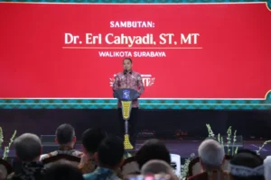 Natal Kota Surabaya di Balai Kota, Iman dan Toleransi Menyatu di Tengah Hujan