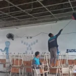 Plafon Kelas SMPN 60 Surabaya Runtuh Saat Jam Pelajaran