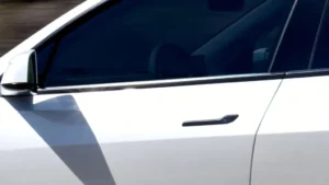 China Larang Handle Pintu Tersembunyi di Semua Mobil