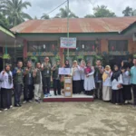 Kemendikdasmen Salurkan Bantuan Buku untuk Sekolah Terdampak Banjir di Solok