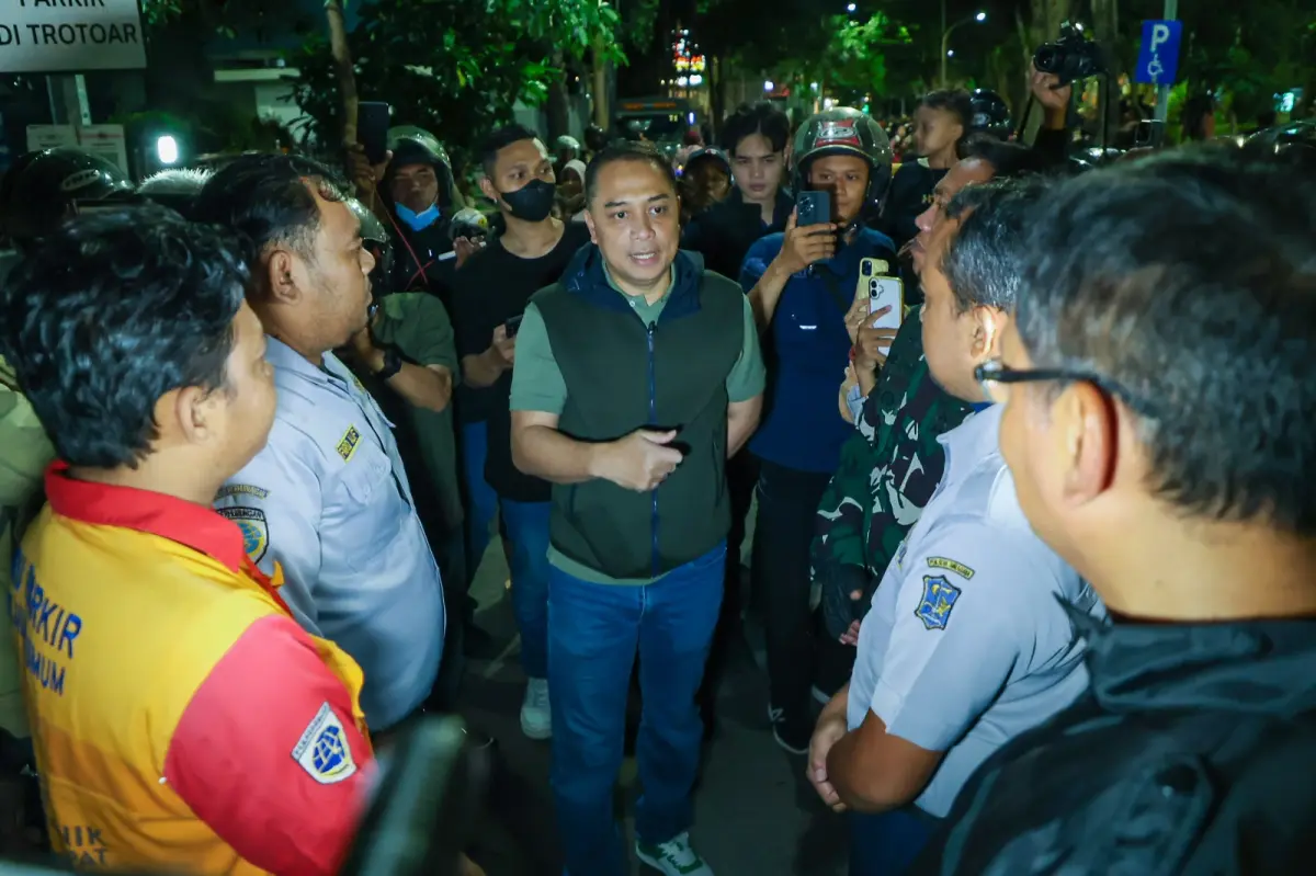 Eri Sidak Parkir di Surabaya, Pastikan Sistem Non Tunai Berjalan