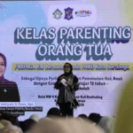 Rini Indriyani Ajak Ibu Surabaya Pahami Risiko Dunia Digital