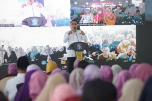 Wali Kota Eri Minta LAZ Utamakan Zakat Warga Surabaya