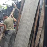 Cegah Banjir, Pemkot Surabaya Bongkar Bangunan di Kalianak