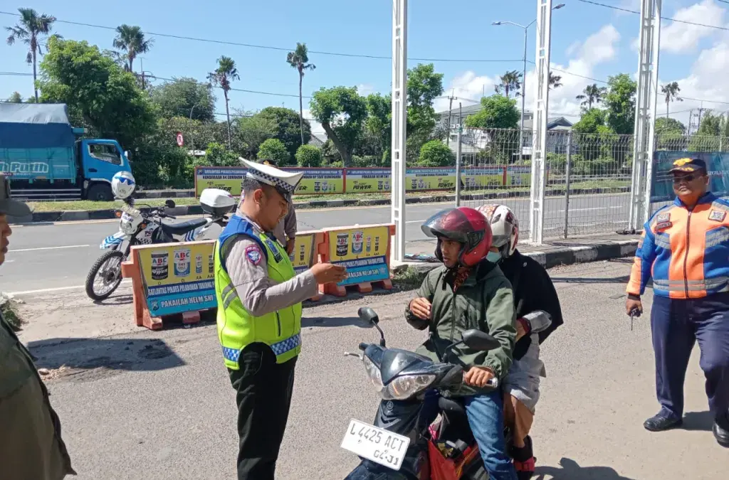 Operasi Kendaraan di Suramadu, Polisi Tegur 7 Pengendara Langgar Aturan