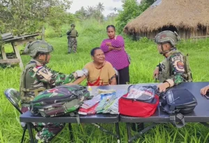 Satgas Yon Parako 466 Pasgat Gelar Layanan Kesehatan Gratis di Jayapura Papua