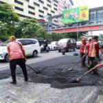 Atasi Kemacetan Wonokromo, Pemkot Surabaya Lebarkan dan Aspal Jalan Stasiun