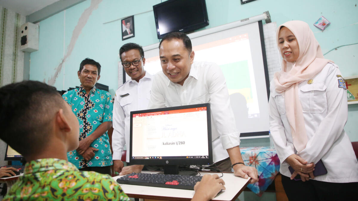 Eri Cahyadi Terapkan Jam Tanpa Gawai di Surabaya, Orang Tua Wajib Tahu