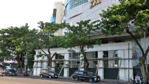 Pemkot Surabaya Bongkar Fasad Eks Toko Nam, Status Cagar Budaya Dicabut