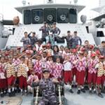 Kunjungi Kapal Perang TNI AL, Pelajar SDN 13 Sorong Ingin Jadi Prajurit