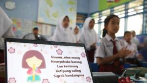 Program Kemis Mlipis Surabaya Raih Penghargaan Nasional