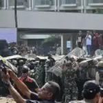 Eksekusi Hotel Sultan Berlangsung Ricuh, Dua Polisi Dilaporkan Terluka