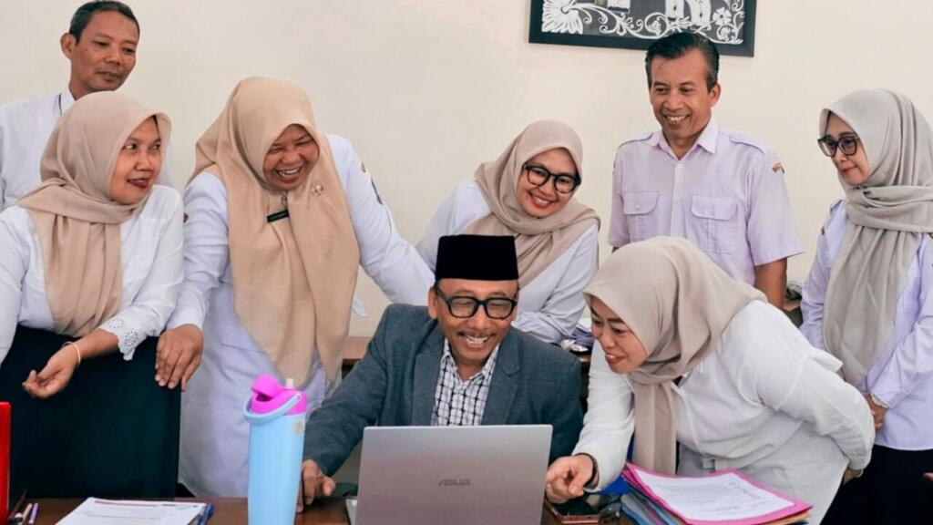Suli Da’im Sidak SPMB Trenggalek, Pastikan Pengambilan PIN Berjalan Lancar