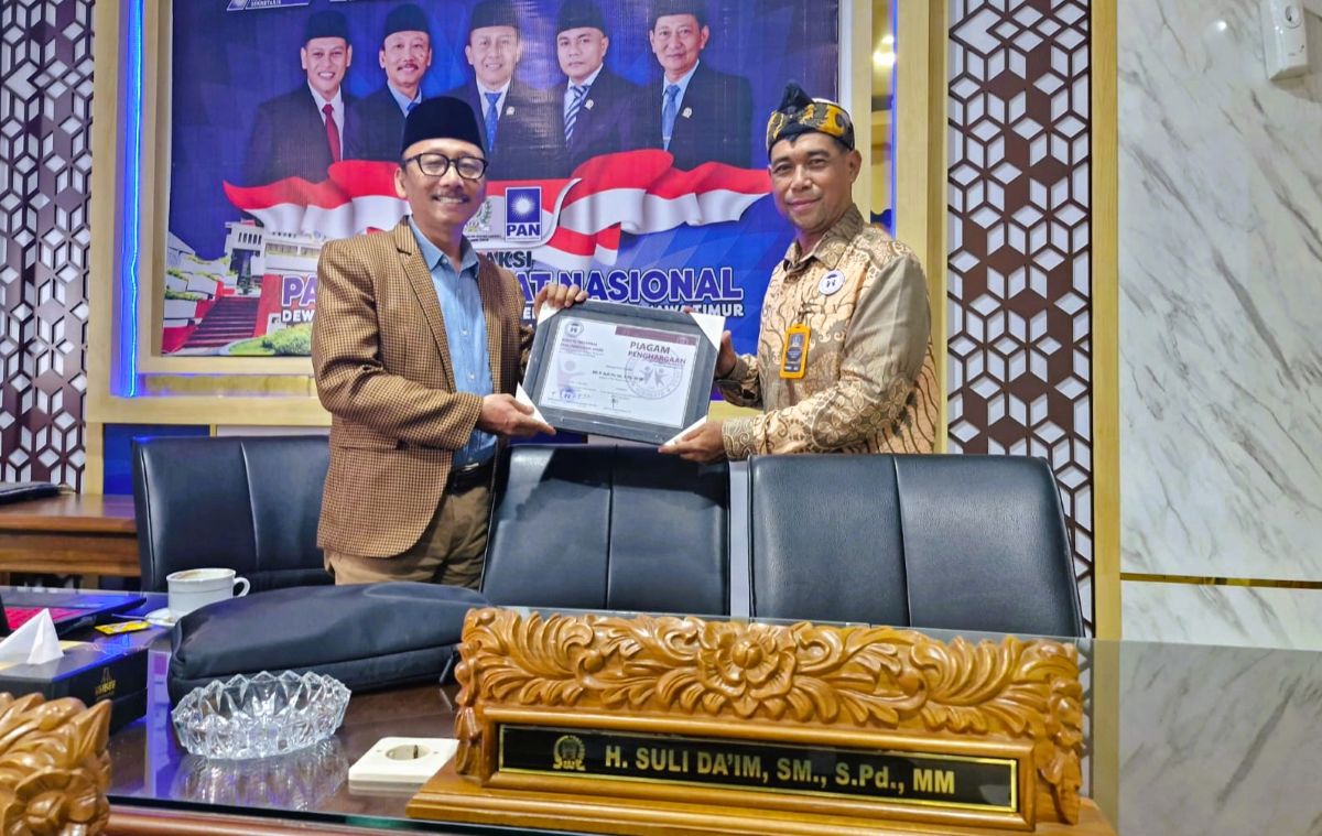 Wakil Ketua Fraksi PAN DPRD Jawa Timur Terima Penghargaan Tokoh Inspiratif Peduli Perlindungan Anak