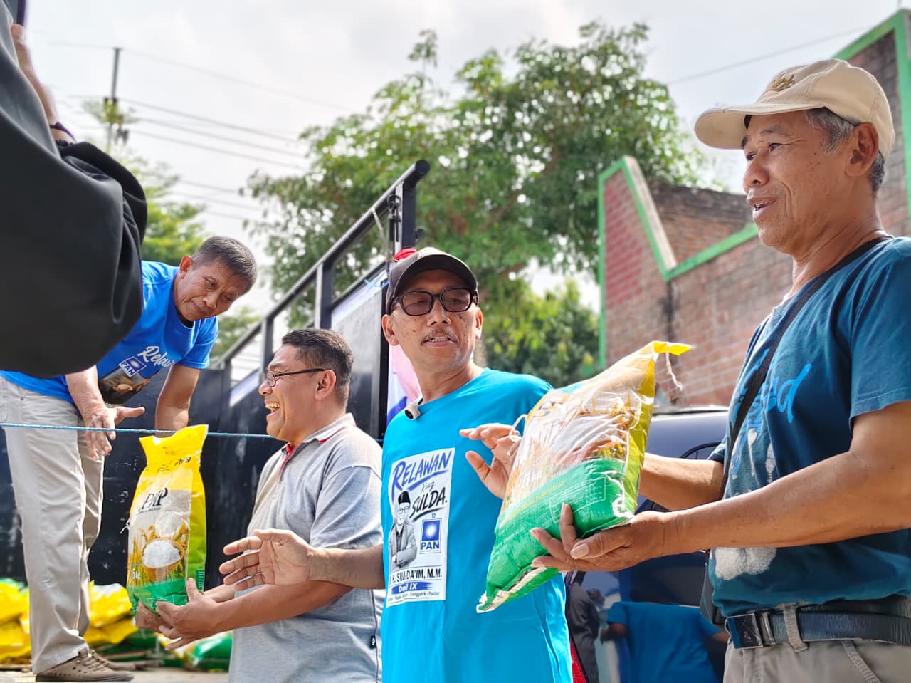 Gerak Cepat Bantu Rakyat, PAN Trenggalek Salurkan Kepedulian Sosial