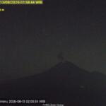 Gunung Semeru Erupsi Tiga Kali, Kolom Abu Capai 900 Meter di Atas Puncak