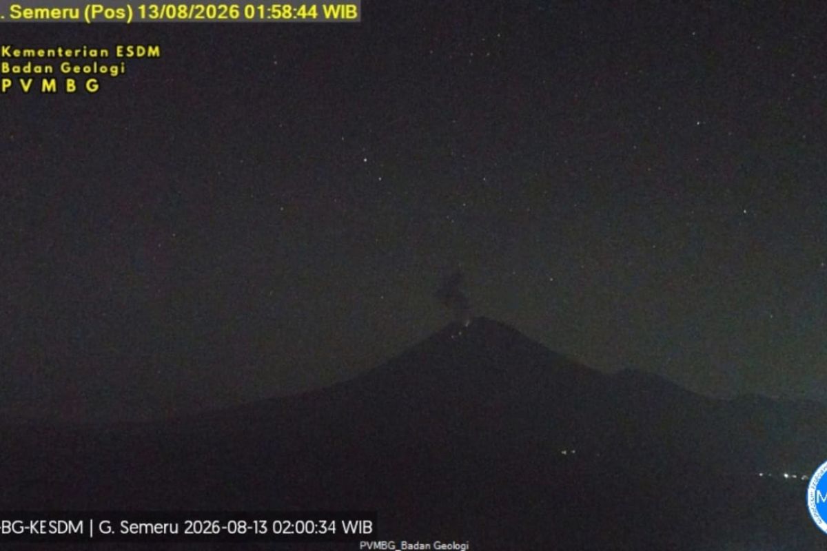 Gunung Semeru Erupsi Tiga Kali, Kolom Abu Capai 900 Meter di Atas Puncak