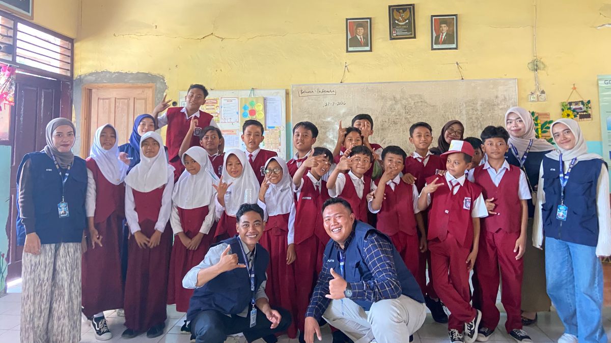 KKN Kelompok 22 Umla Edukasi PHBS kepada Siswa di Tiga Sekolah Lohgung Lamongan