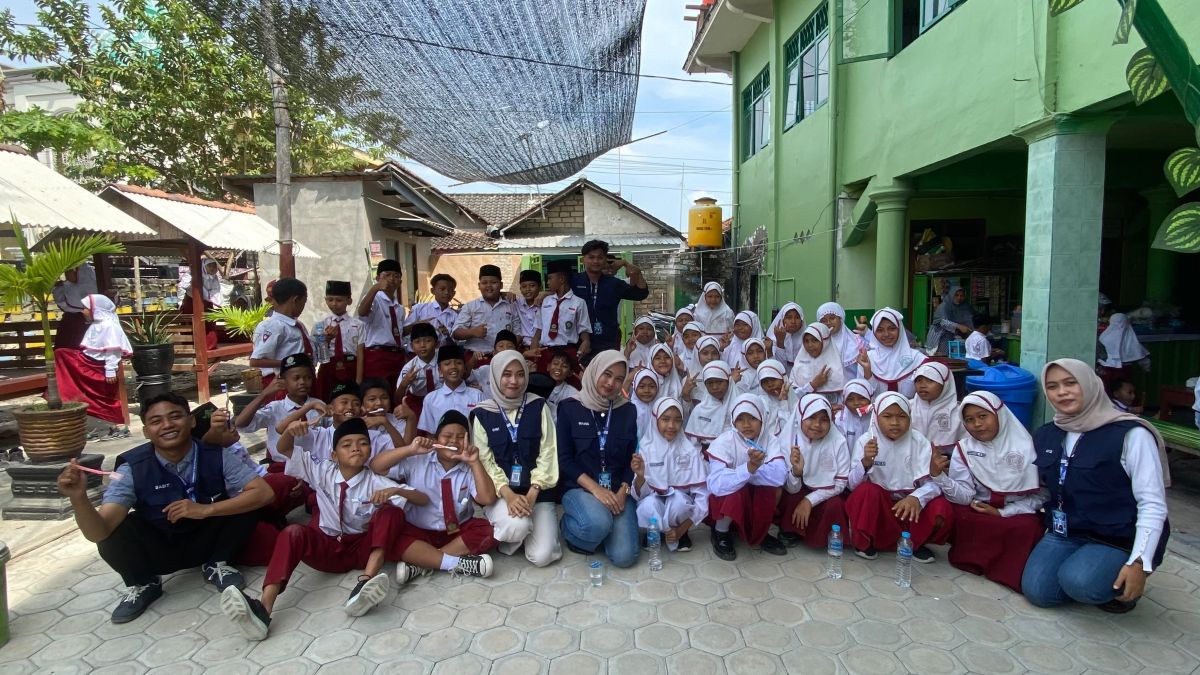 KKN Kelompok 22 Umla Edukasi PHBS kepada Siswa di Tiga Sekolah Lohgung Lamongan