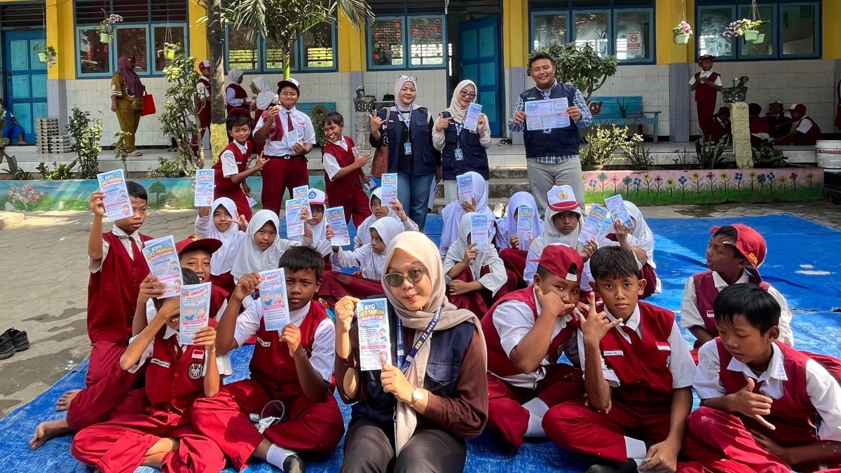 KKN Kelompok 22 Umla Edukasi PHBS kepada Siswa di Tiga Sekolah Lohgung Lamongan