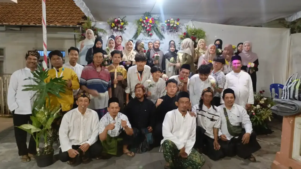 KKN MAS Kelompok 33 Semarakkan Pengajian Maulid Nabi di Desa Beji Kota Batu