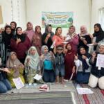 KKN MAS Kelompok 69 Ajak Ibu PKK Kajar Olah Minyak Jelantah Jadi Lilin Aromaterapi Sereh
