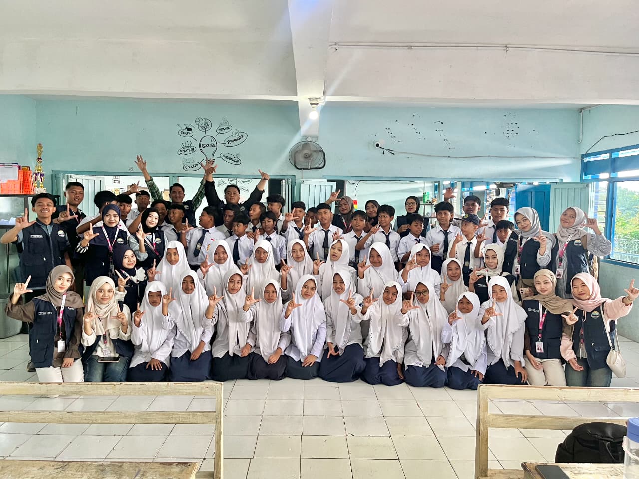 KKN Umla Edukasi HIV dan AIDS di MTs Muhammadiyah 27 Tlogosadang