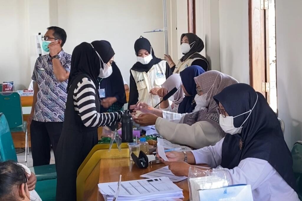 Mahasiswa KKN Umla Dukung Penyuluhan Diabetes dan Deteksi Dini TBC di Paciran
