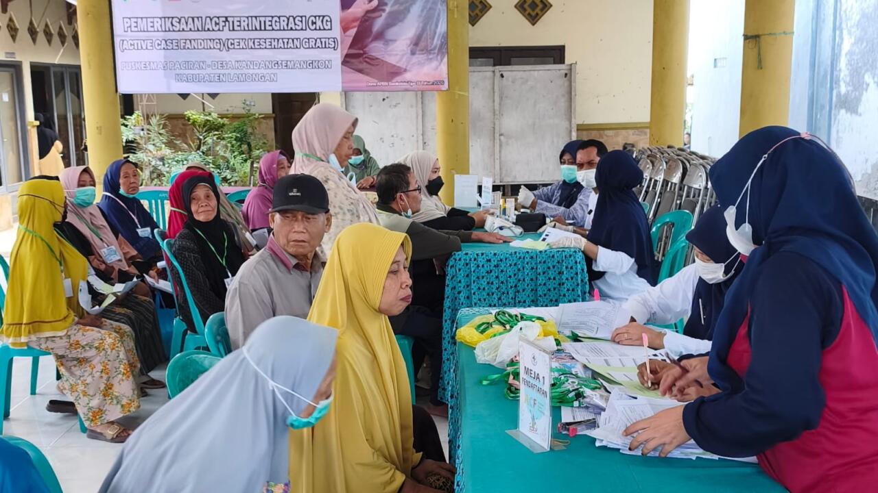 Mahasiswa KKN Umla Dukung Penyuluhan Diabetes dan Deteksi Dini TBC di Paciran
