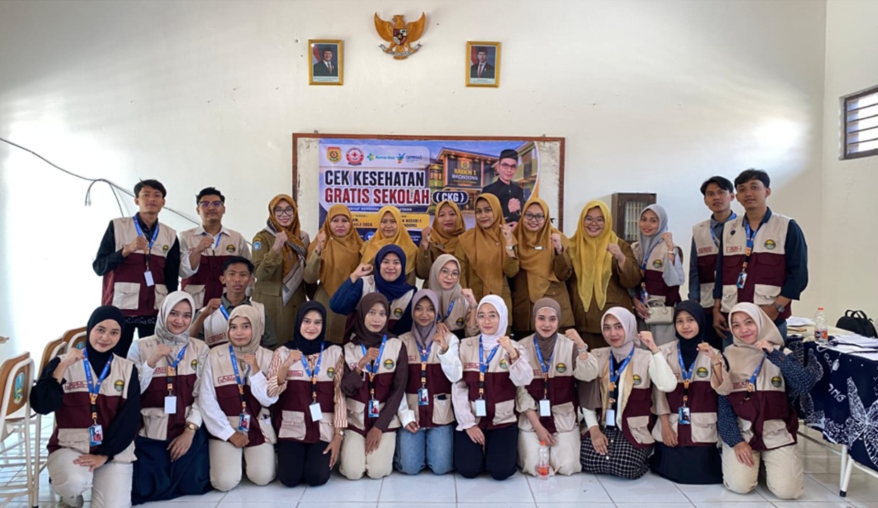 Siswa SMKN 1 Brondong Ikuti Cek Kesehatan Gratis dari KKN Umla dan Puskesmas