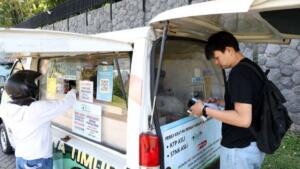 Warga Surabaya Kini Bisa Bayar Pajak Kendaraan Lewat ATM Samsat QRIS