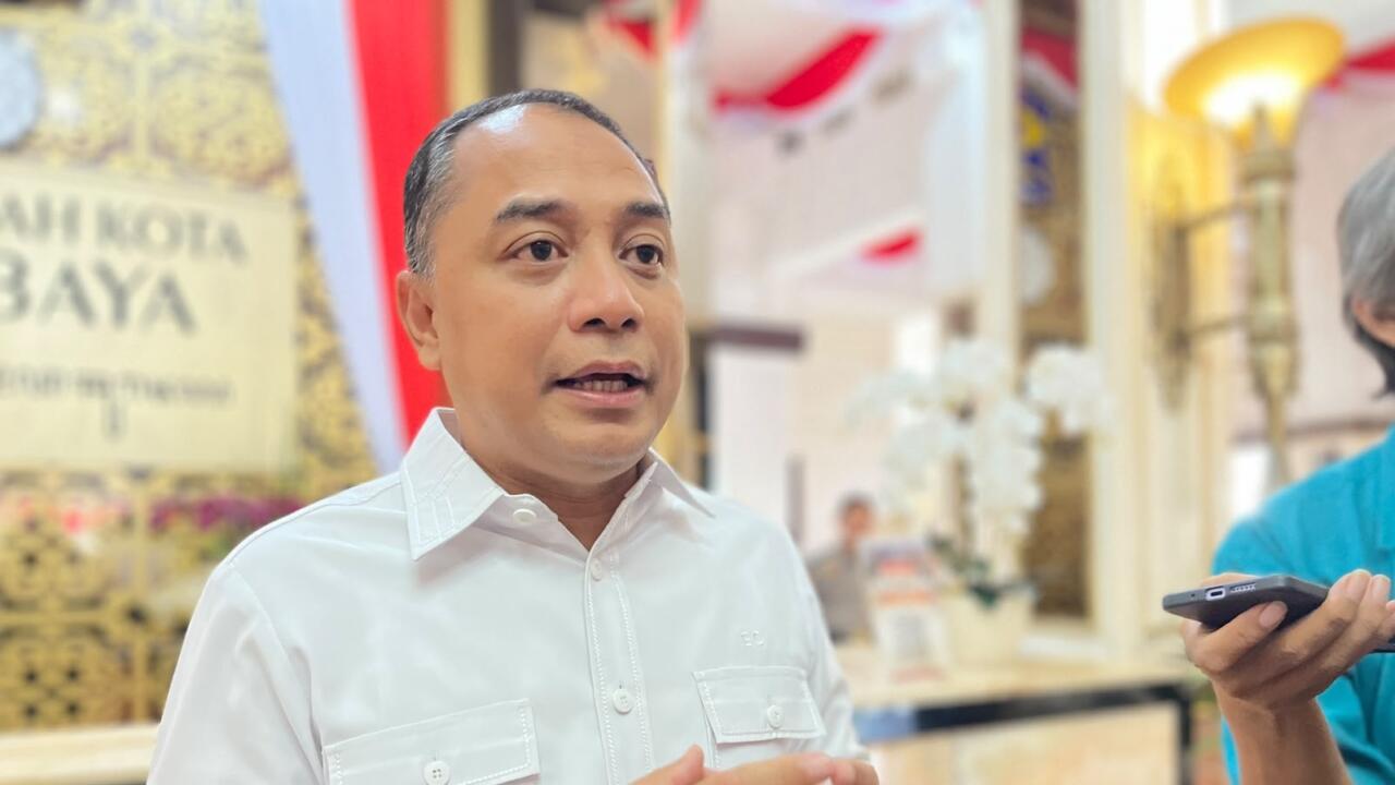 Pemkot Surabaya Larang SD-SMP Negeri Jual Seragam kepada Siswa