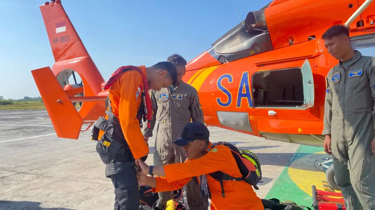 SAR Surabaya Perkuat Pencarian Virgo Transport 8 dari Laut dan Udara