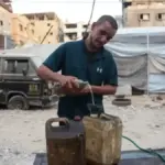 Tak Ada Listrik, Warga Gaza Antre Genset Demi Mendapatkan Air