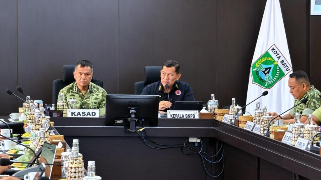 BNPB Tambah Helikopter dan Pesawat OMC untuk Tangani Karhutla di Jawa Timur