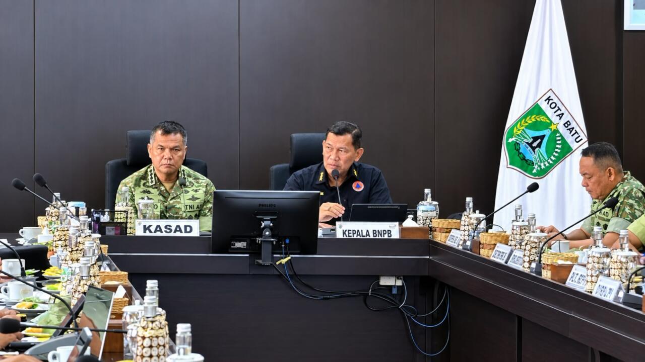 BNPB Tambah Helikopter dan Pesawat OMC untuk Tangani Karhutla di Jawa Timur
