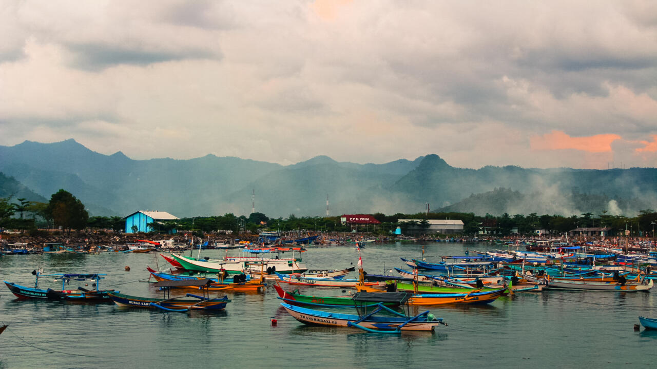 Pantai Prigi Trenggalek, Pesona Teluk dan Destinasi Wisata Favorit di Pesisir Selatan
