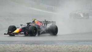 Start GP Bahrain di Malaysia Kembali Ditunda, Hamilton dan Verstappen Bermasalah